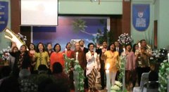 Samen met de zussen van Thalia en de pastorale medewerker